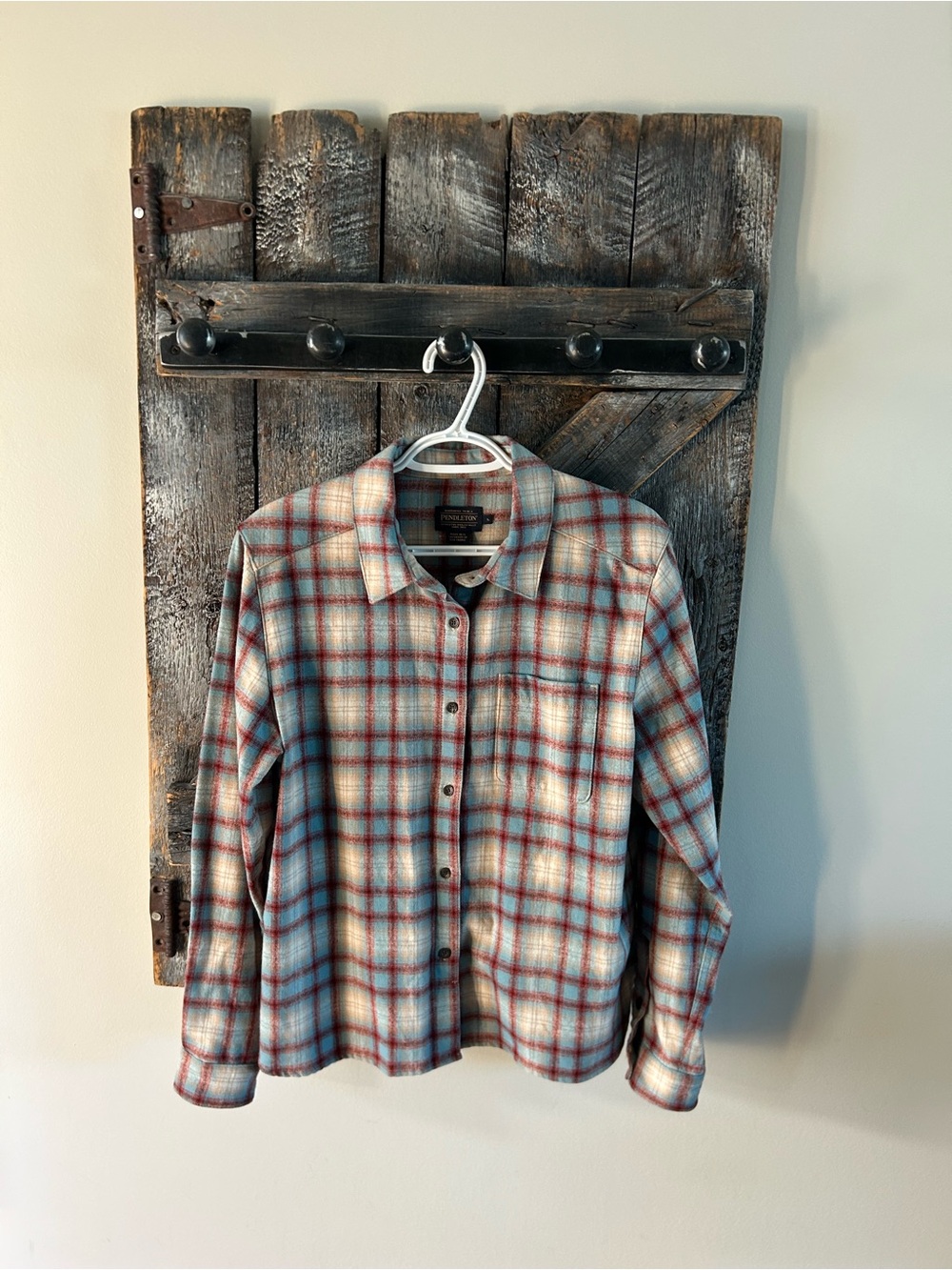 Women's Pendleton Plaid Shirt Jacket in Cream, Red & Blue
